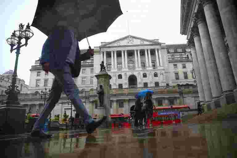 八月升起后，英格兰银行将稳定稳步”