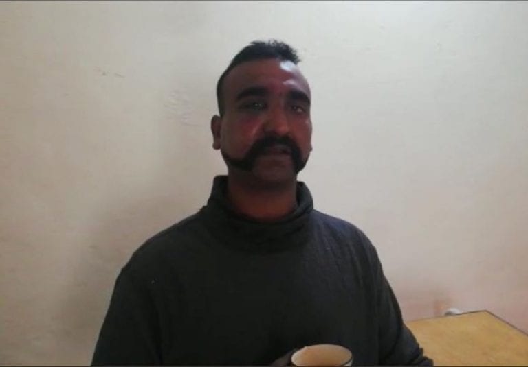 IAF Pilot Abhinandan的家庭为印度服务于一代人”