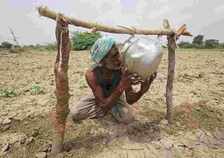 印度是一家水盈国家，获得足够的年度降雨：但是这一切都在哪里？”