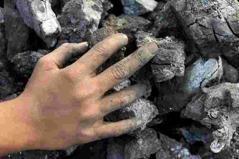 商业煤炭拍卖第5天：Aditya Birla GRP领导3种煤矿的出价最高”