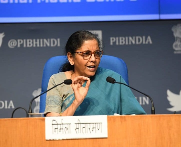 内阁很快涉及PSE的战略销售政策：FM Nirmala Sitharaman.”